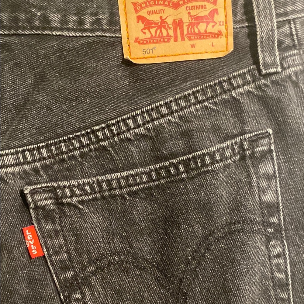 Levi's women’s black 501 jean shorts